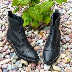 Kelsi Dagger Cliffry Bootie Size 6